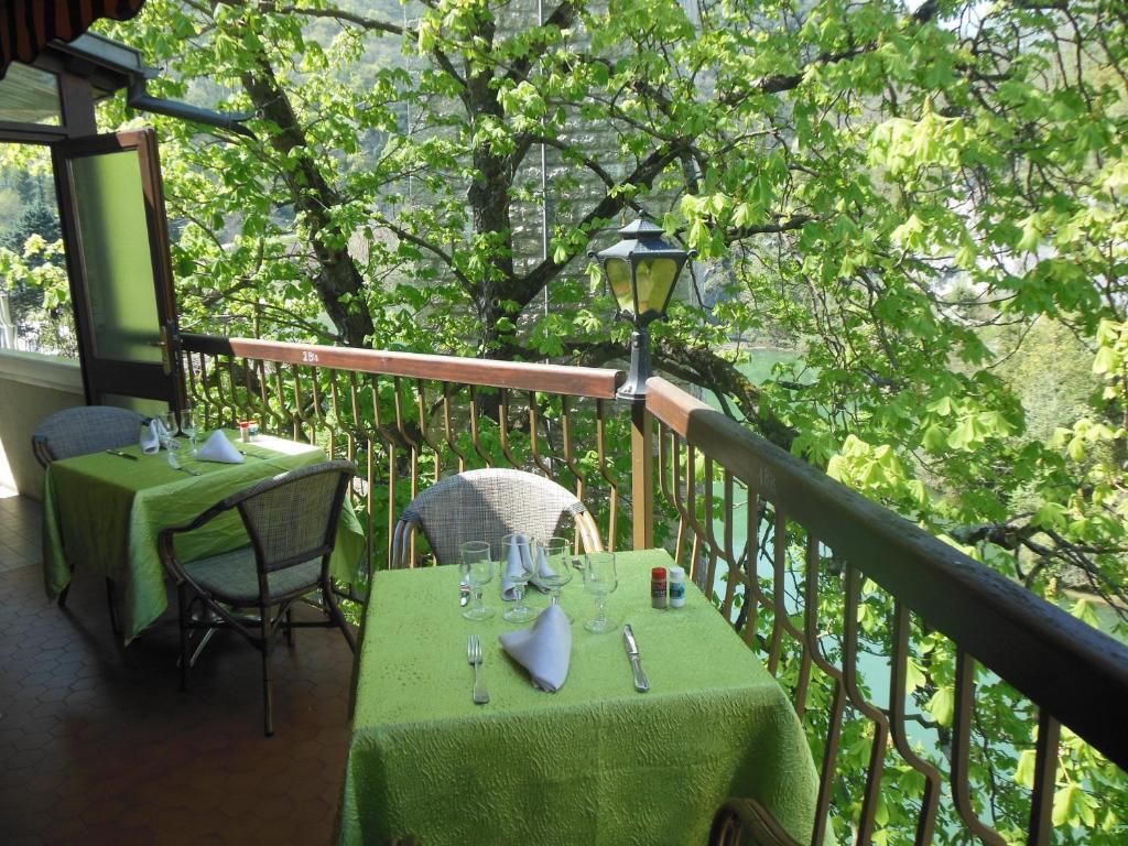 Hotel Rome Saint-Nazaire-en-Royans Exterior foto